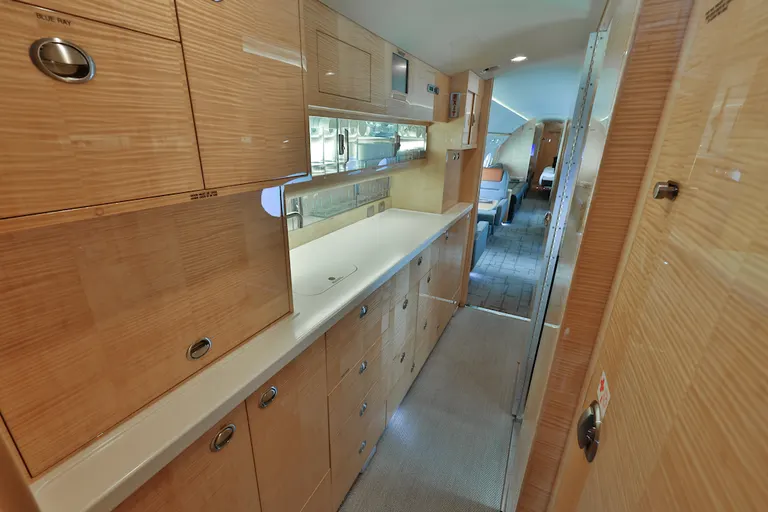 2011 Gulfstream G550 cabin