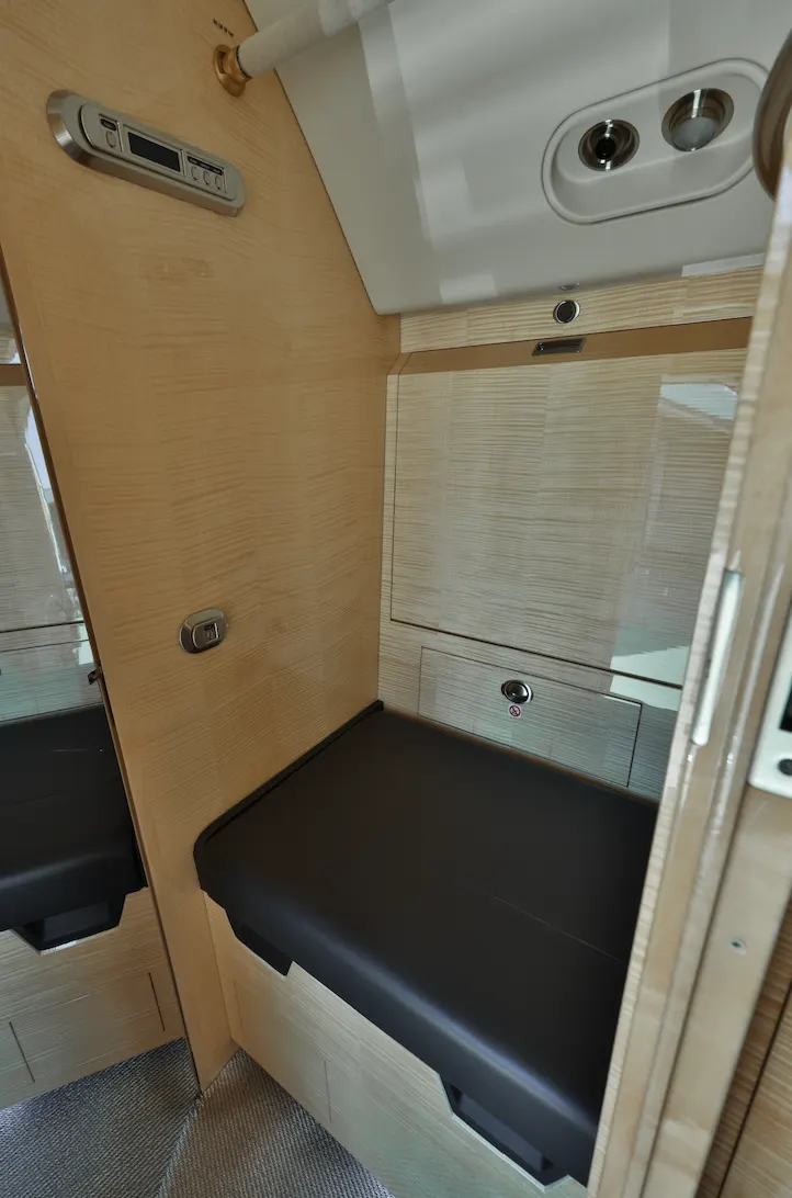 2011 Gulfstream G550 cabin