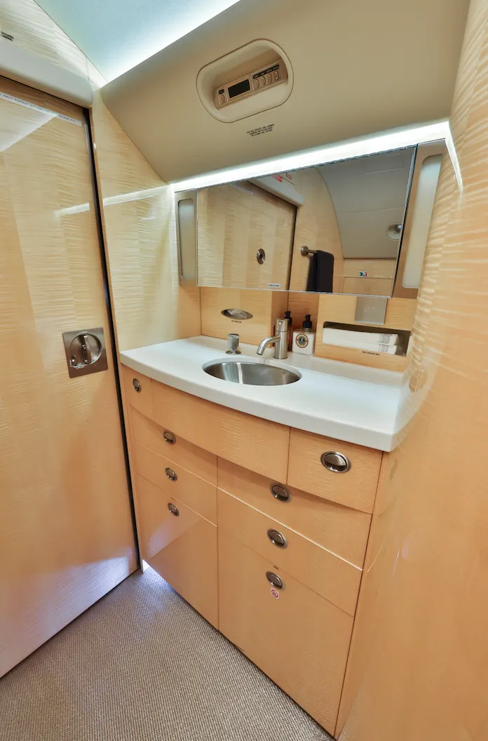 2011 Gulfstream G550 cabin