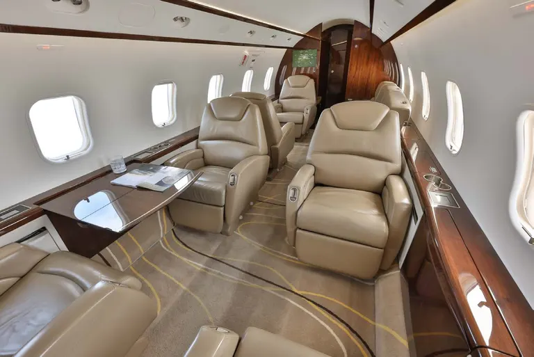 2013 Bombardier Challenger 300 - Photo 5