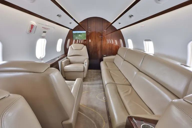 2013 Bombardier Challenger 300 - Photo 6