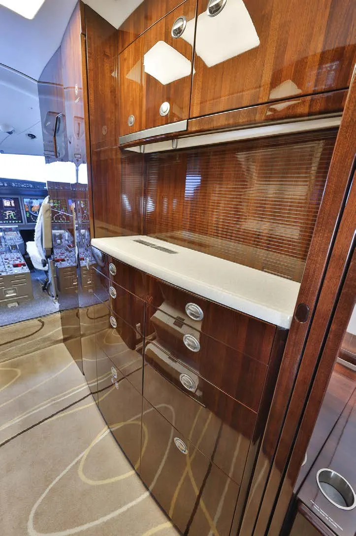 2013 Bombardier Challenger 300 - Photo 16