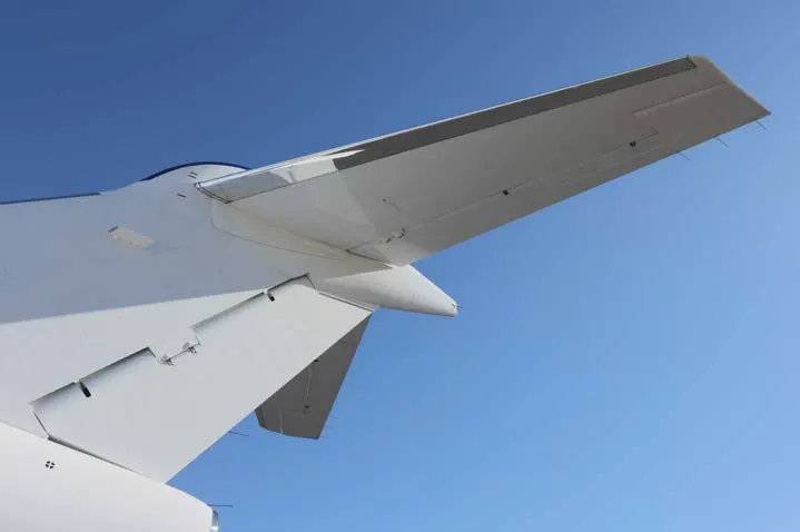 2013 Bombardier Challenger 300 - Photo 12
