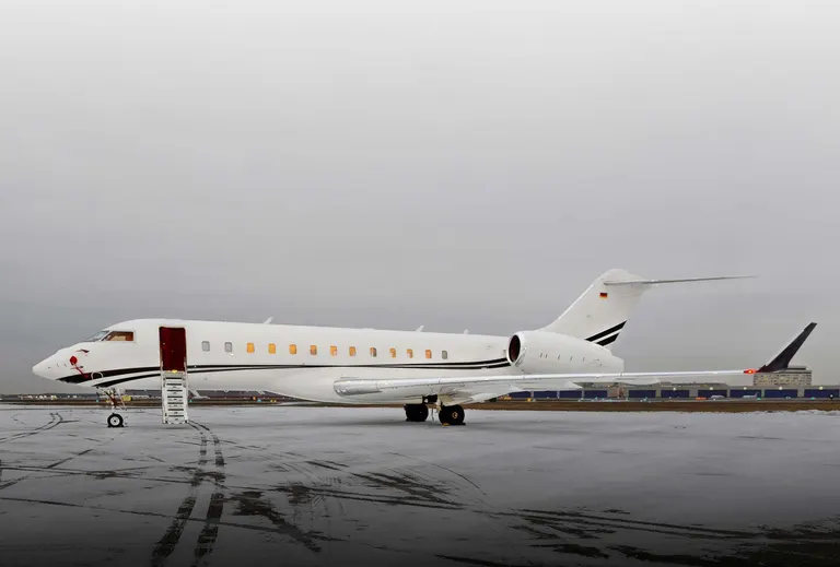 2013 Bombardier Global 6000 exterior