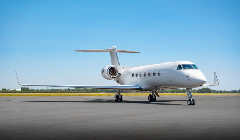 2013 Gulfstream G550 exterior