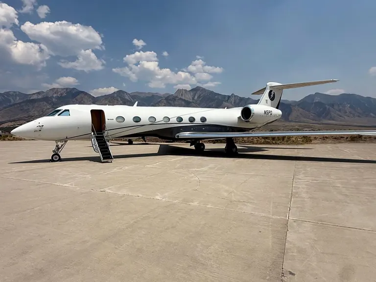 2013 Gulfstream G550 exterior
