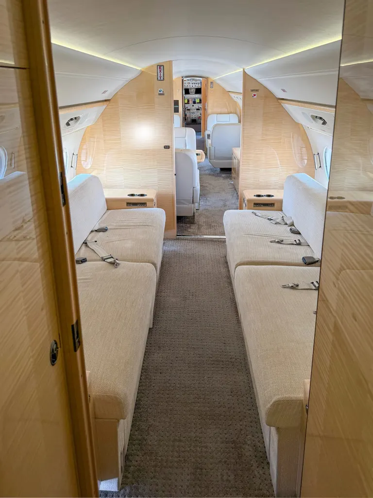 2013 Gulfstream G550 cabin