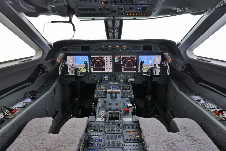 2014 Gulfstream G550 - Photo 8