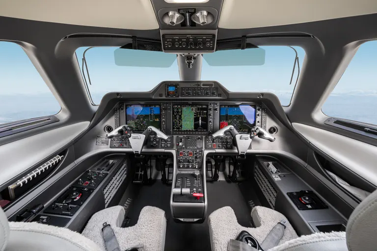 2015 Embraer Phenom 100 - Photo 17