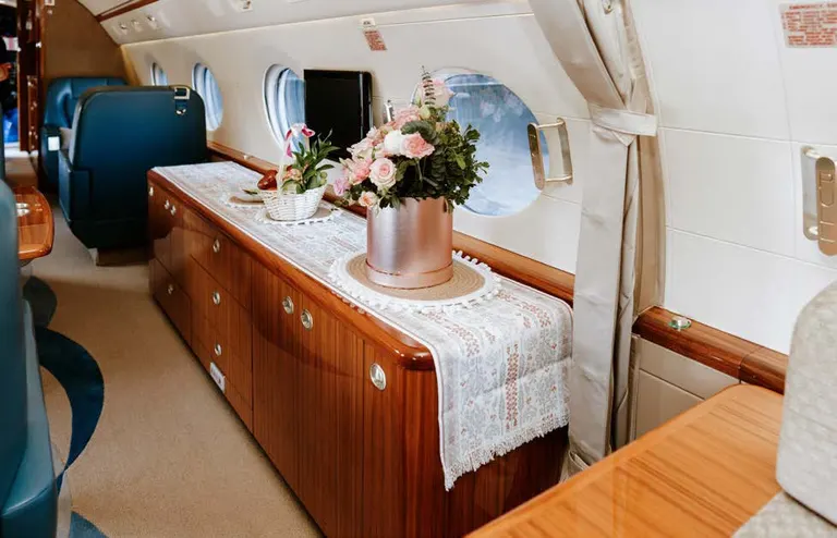 2015 Gulfstream G550 - Photo 12