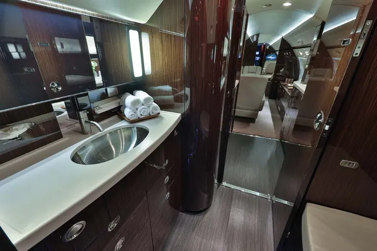 2018 Gulfstream G550 cabin