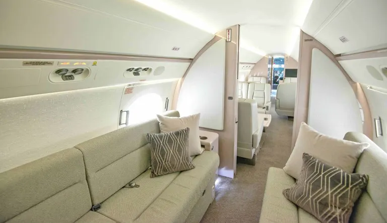 2018 Gulfstream G550 - Photo 8