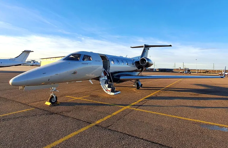 2019 Embraer Phenom 300E - Photo 6