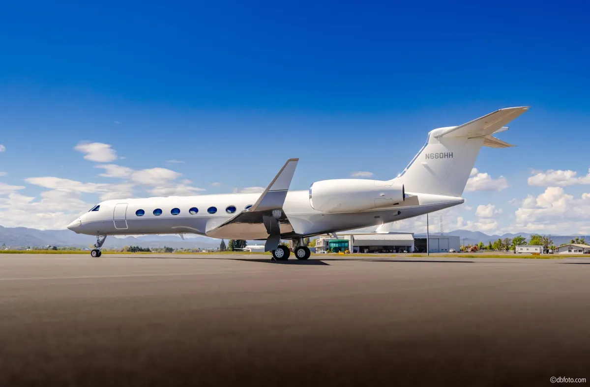 2009 Gulfstream G550 - Photo 11