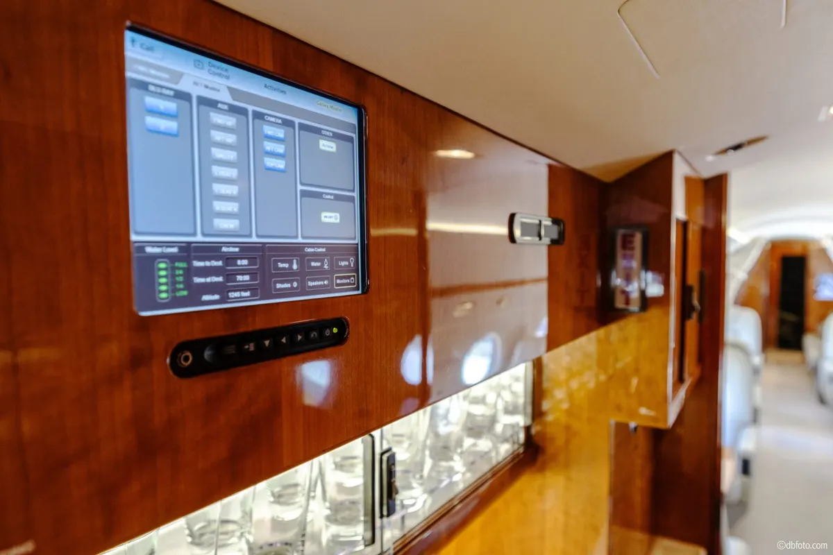 2009 Gulfstream G550 - Photo 15
