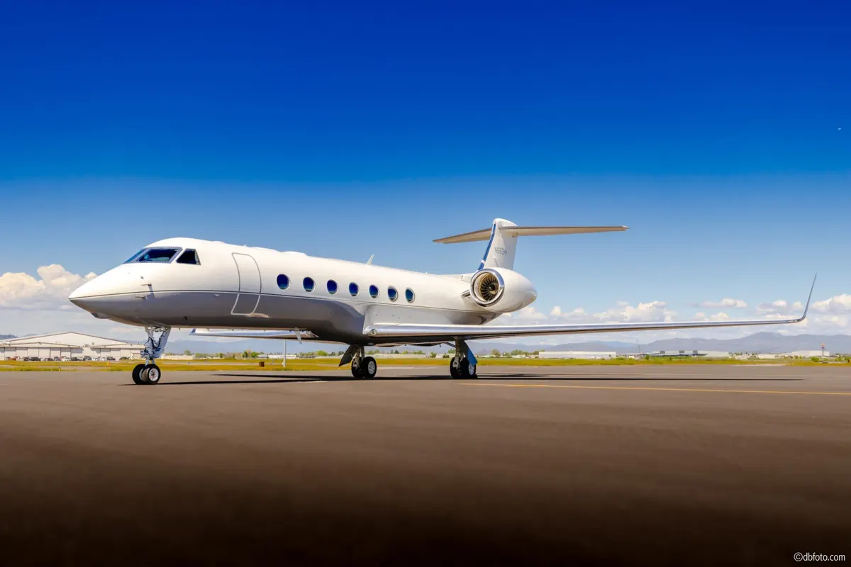 2009 Gulfstream G550 - Photo 9
