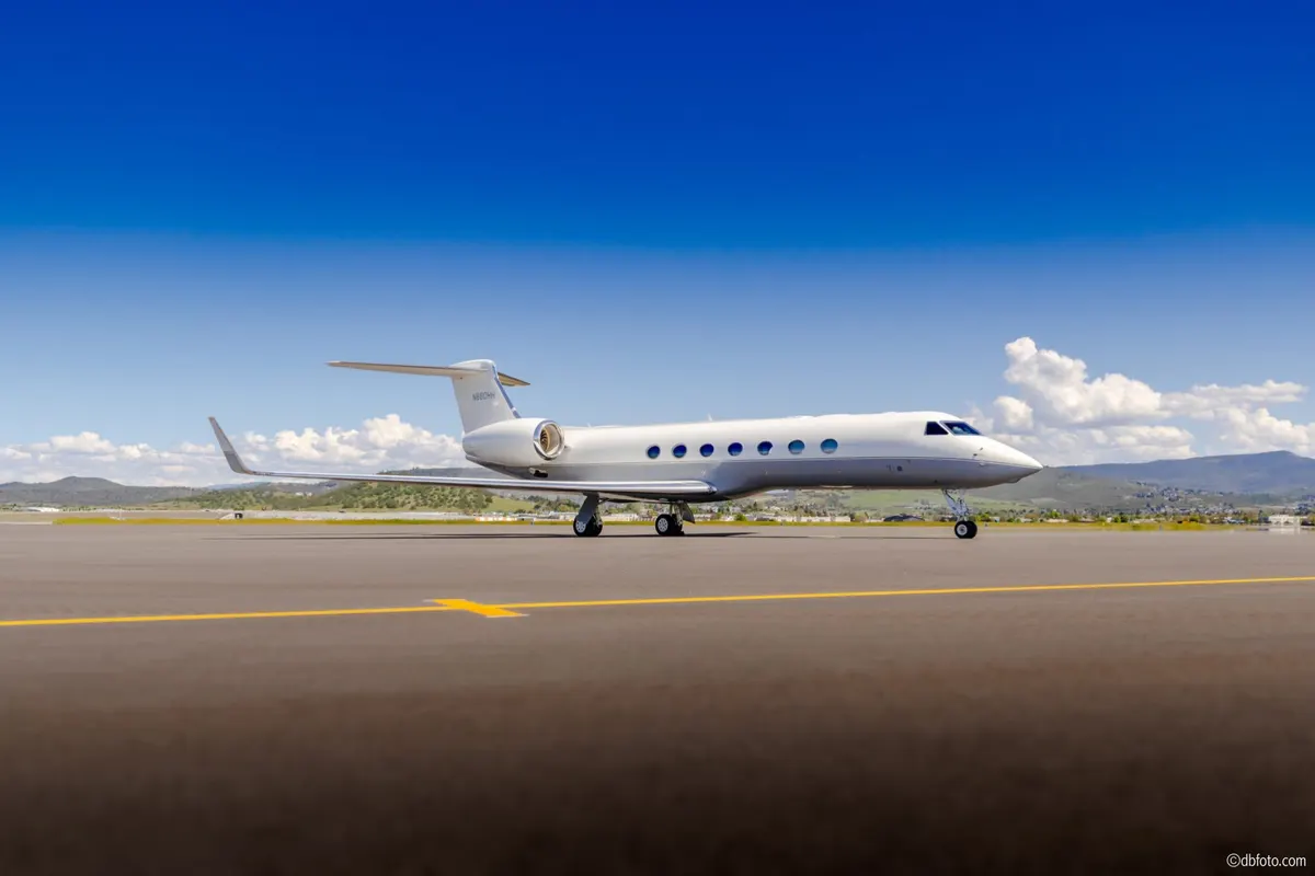 2009 Gulfstream G550 - Photo 10