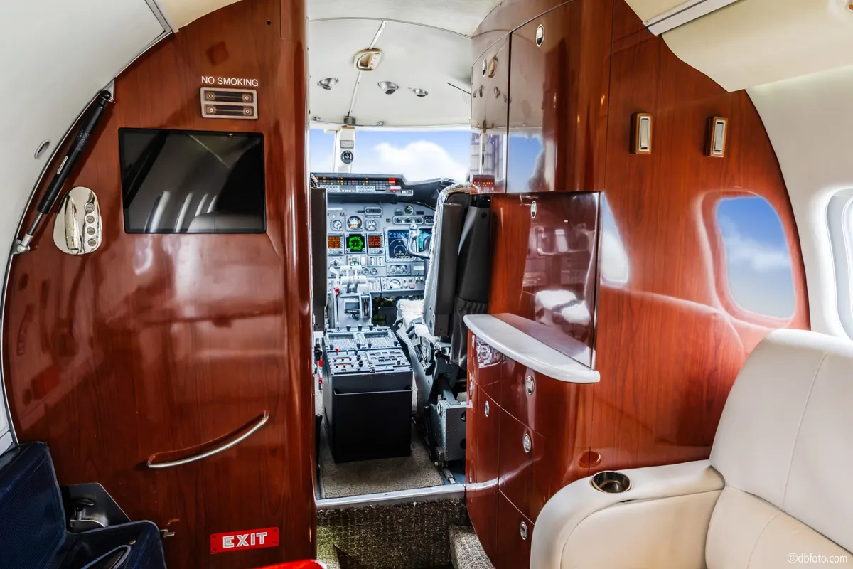 1998 Bombardier Learjet 60 - Photo 23