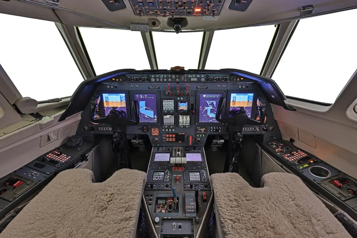 2000 Dassault Falcon 50EX - Photo 9