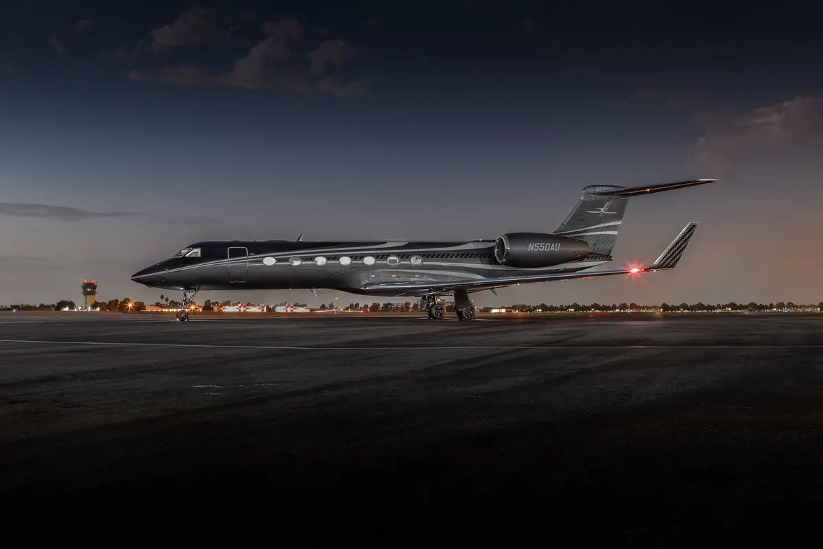 2011 Gulfstream G550 - Photo 1