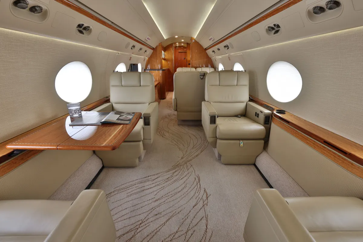 2012 Gulfstream G550 - Photo 4