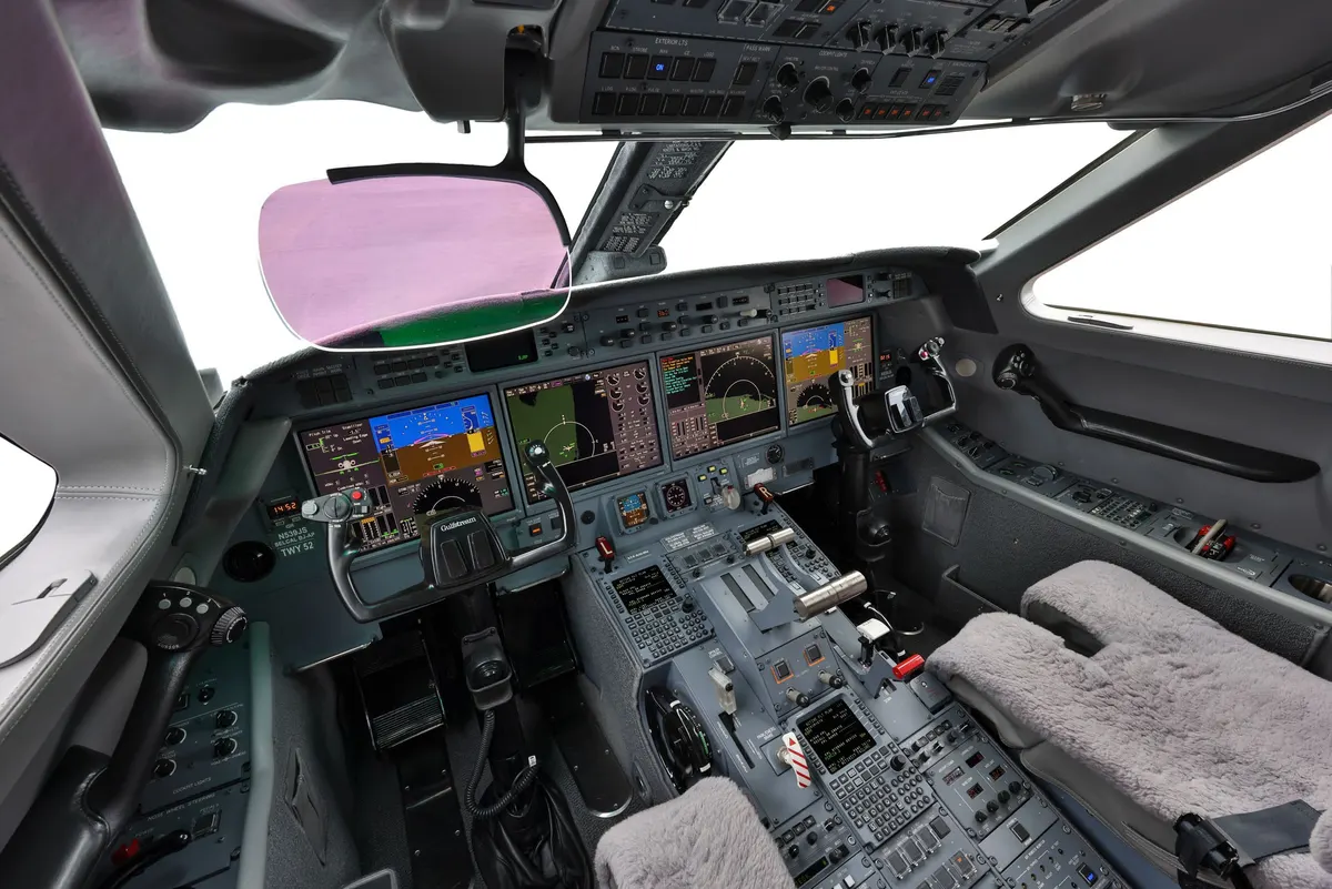 2012 Gulfstream G550 - Photo 8