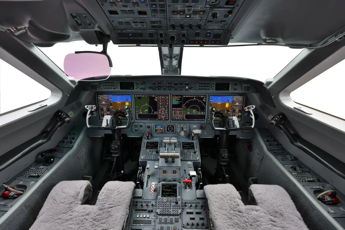 2012 Gulfstream G550 - Photo 9