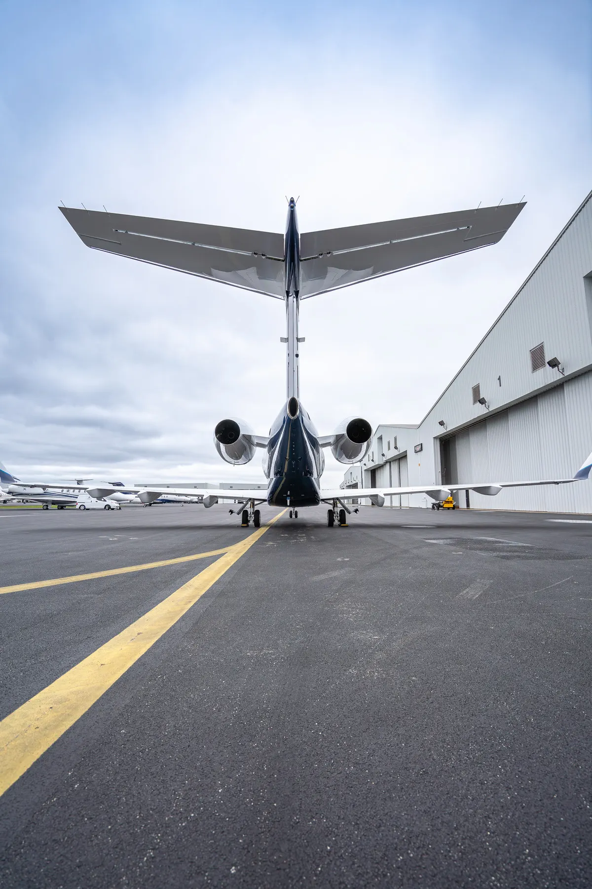 2009 Bombardier Challenger 300 - Photo 1