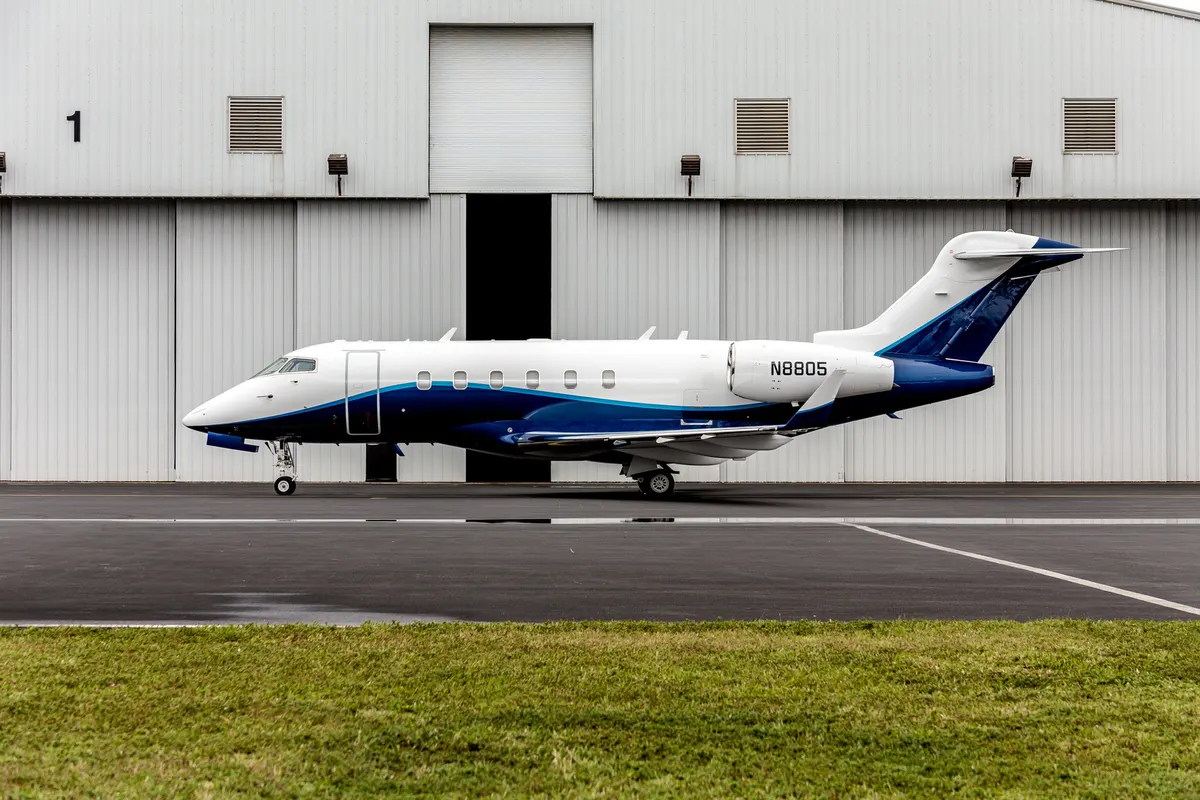 2009 Bombardier Challenger 300 - Photo 3