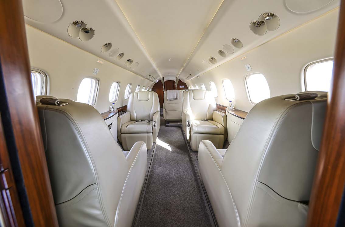 2012 Embraer Legacy 650 - Photo 2