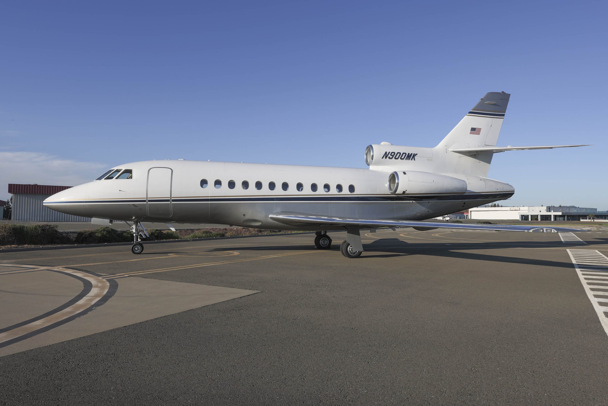 1988 Dassault Falcon 900B - Photo 1