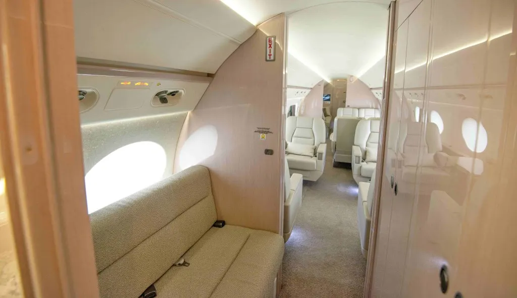 2018 Gulfstream G550 - Photo 9