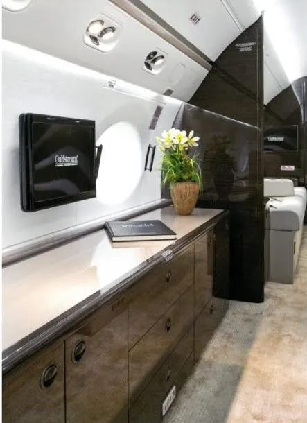 2015 Gulfstream G550 - Photo 11