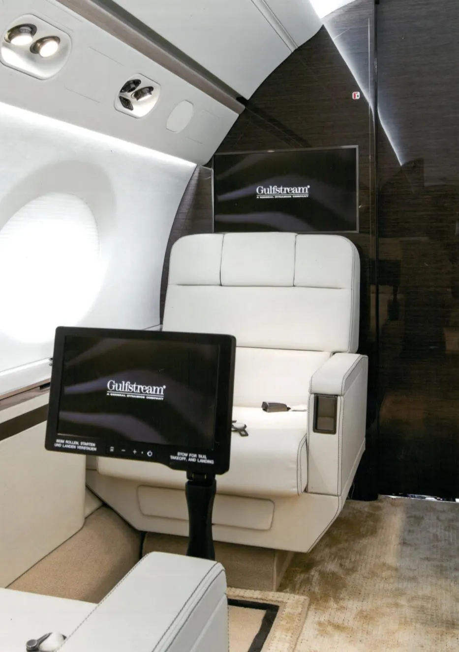 2015 Gulfstream G550 - Photo 14