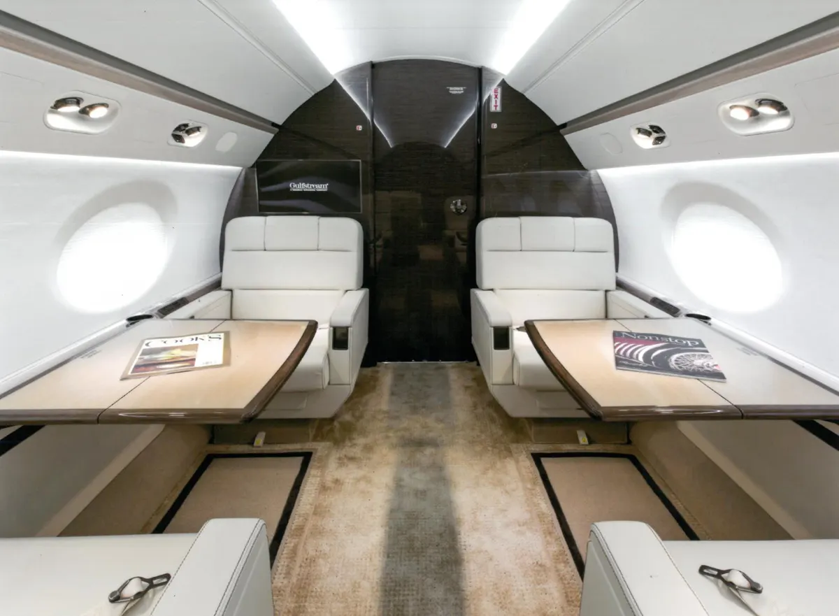 2015 Gulfstream G550 - Photo 3