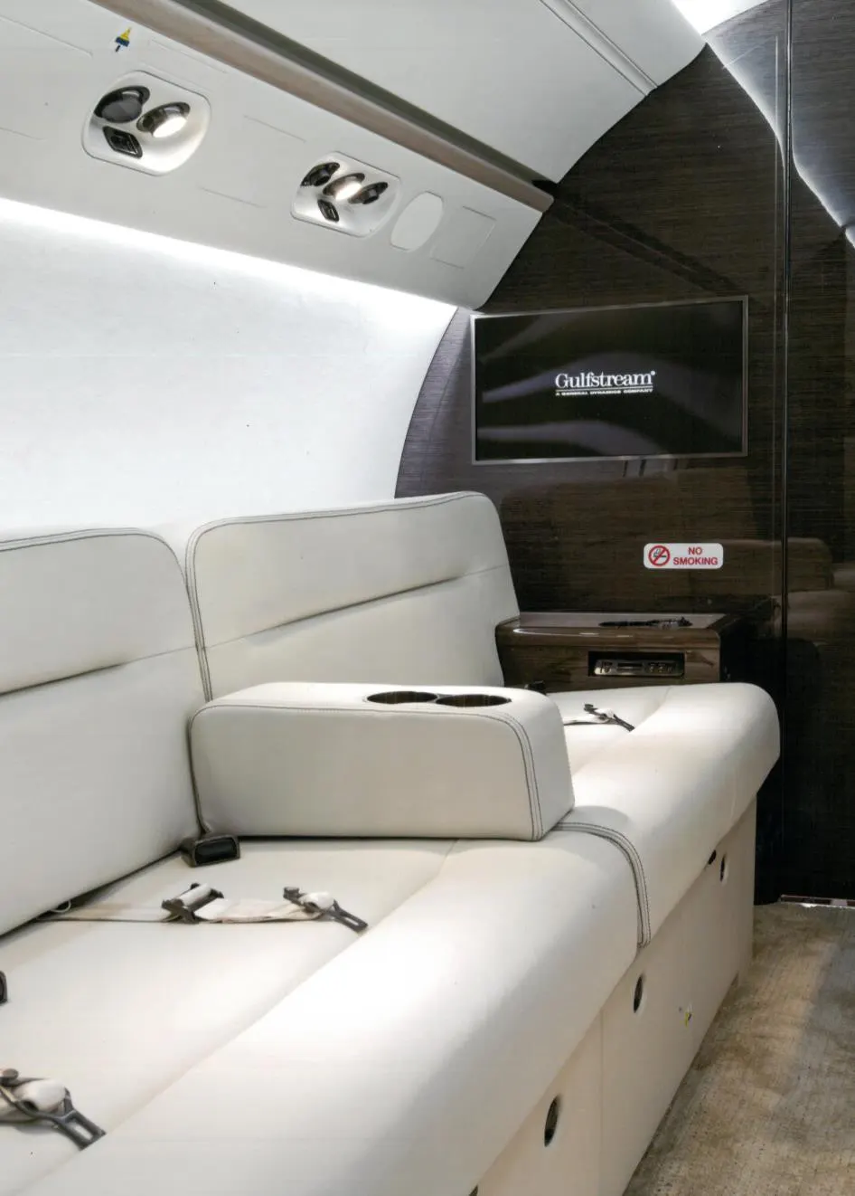 2015 Gulfstream G550 - Photo 5