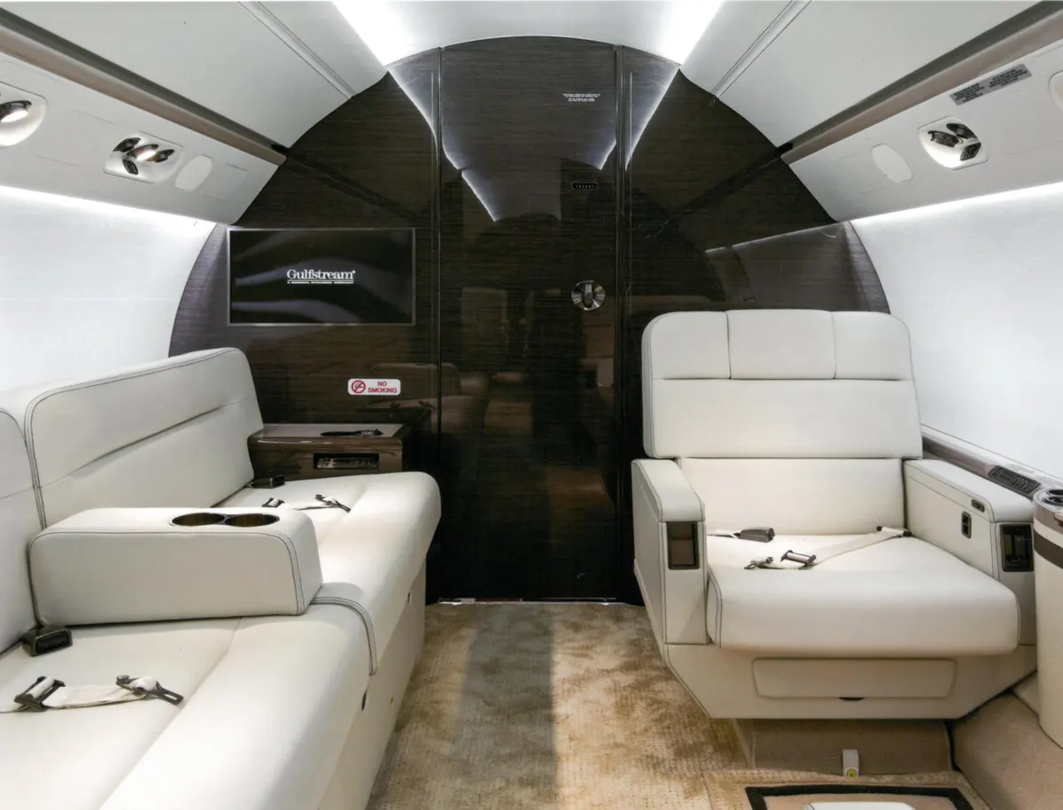 2015 Gulfstream G550 - Photo 7