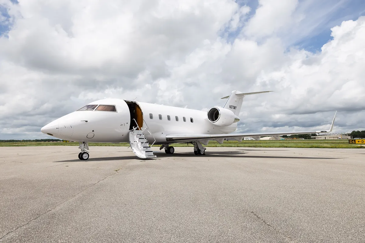 Bombardier Challenger 601 - Photo 4