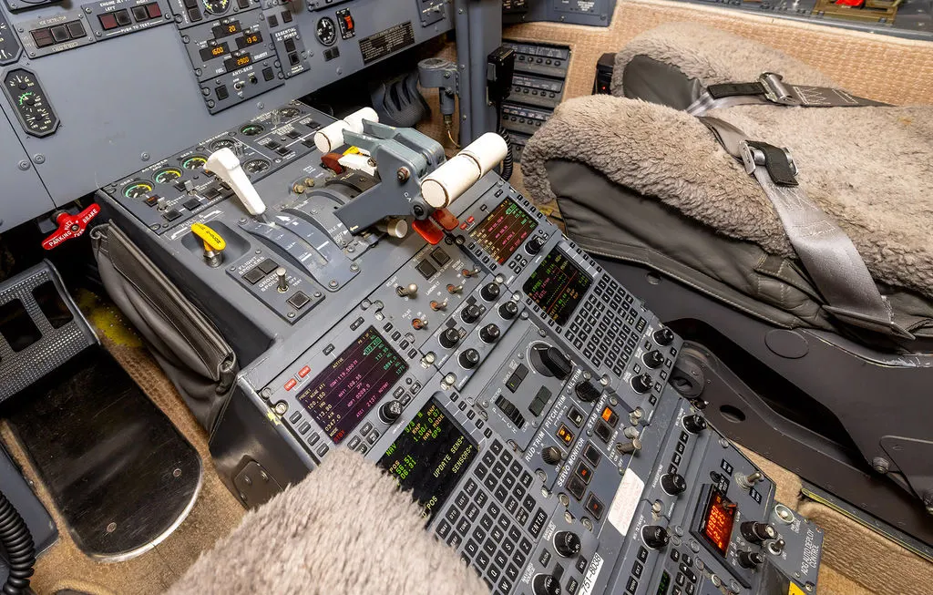 Bombardier Challenger 601 - Photo 8