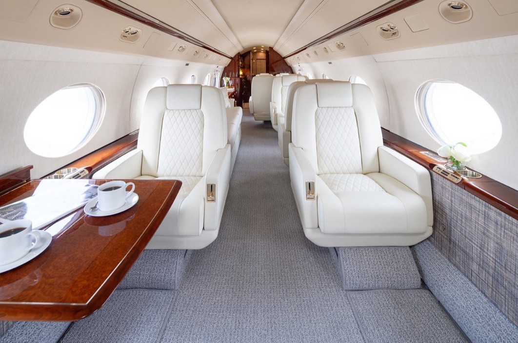 2001 Gulfstream GIV-SP - Photo 2
