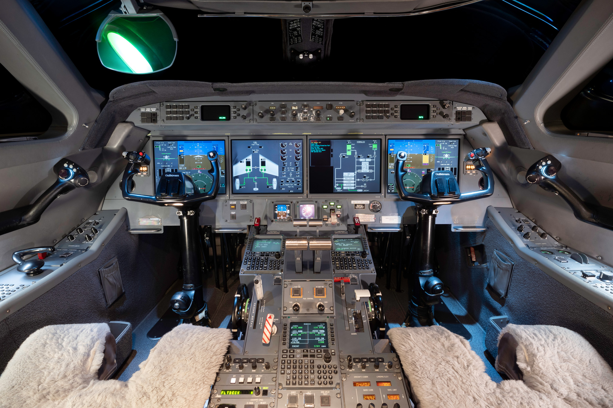 2007 Gulfstream G450 - Photo 2