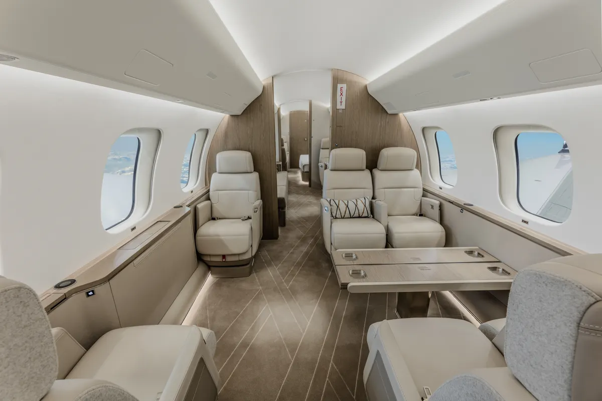 2025 Bombardier Global 8000 - Photo 3