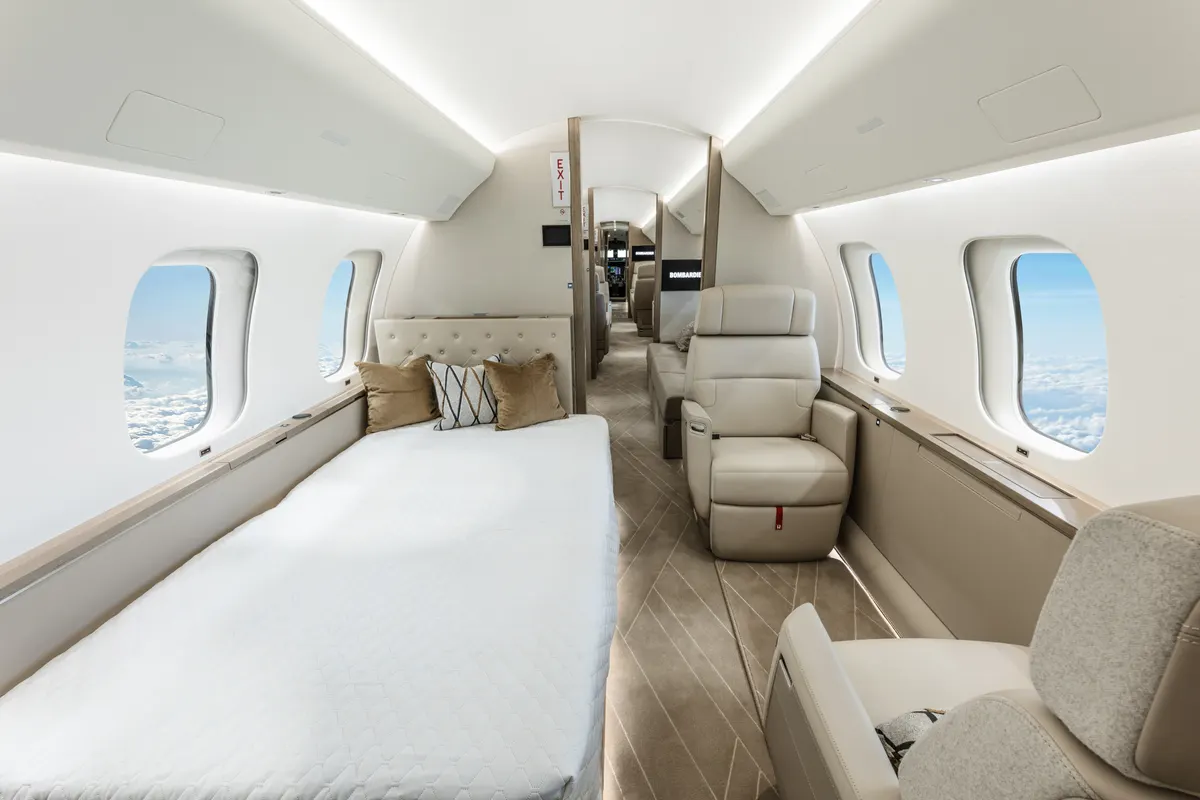 2025 Bombardier Global 8000 - Photo 6