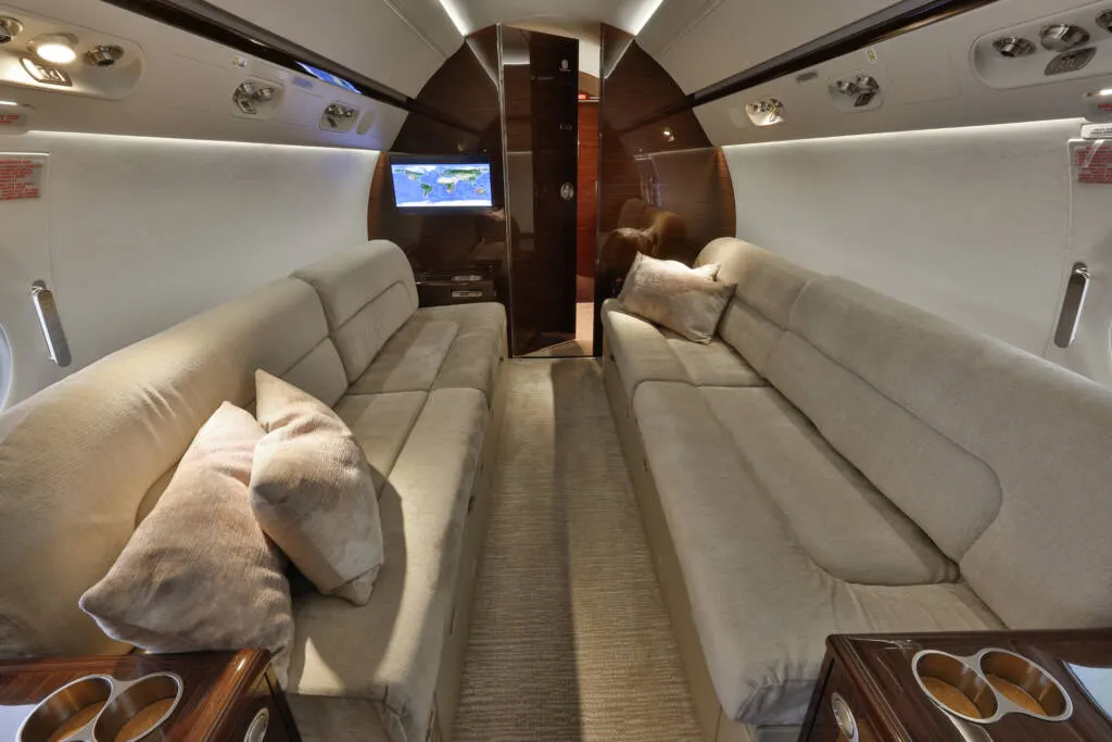 2014 Gulfstream G550 - Photo 3