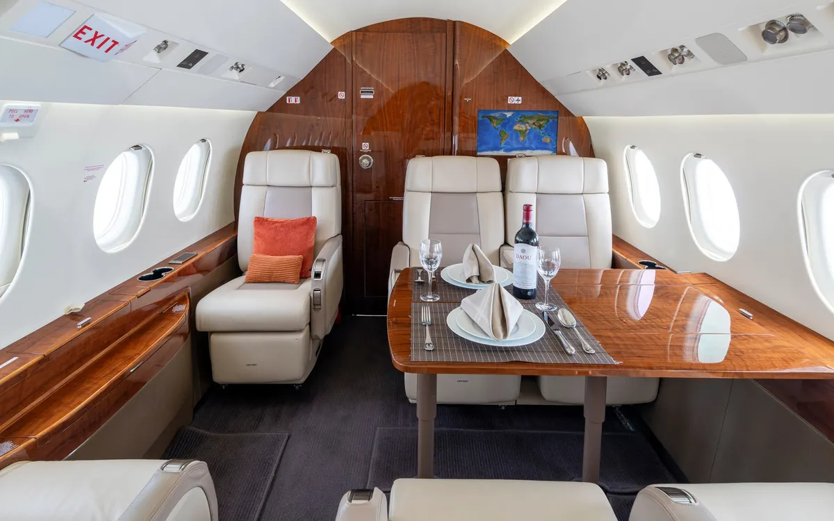 2013 Dassault Falcon 2000LXS - Photo 14