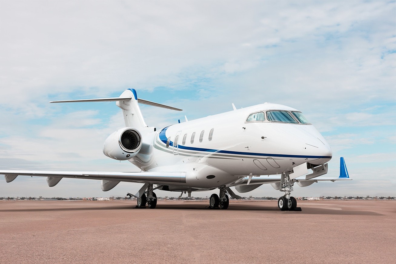 2013 Bombardier Challenger 300 - Photo 1