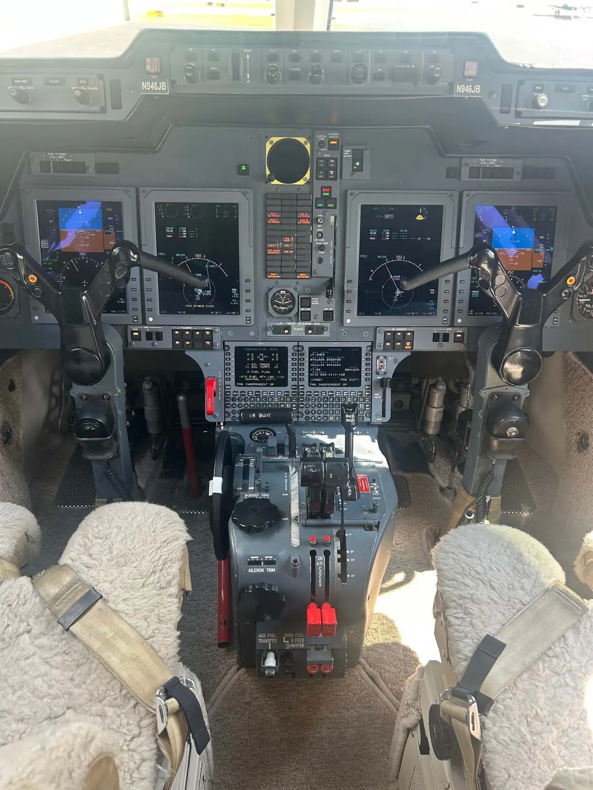 2007 Hawker 900XP - Photo 7