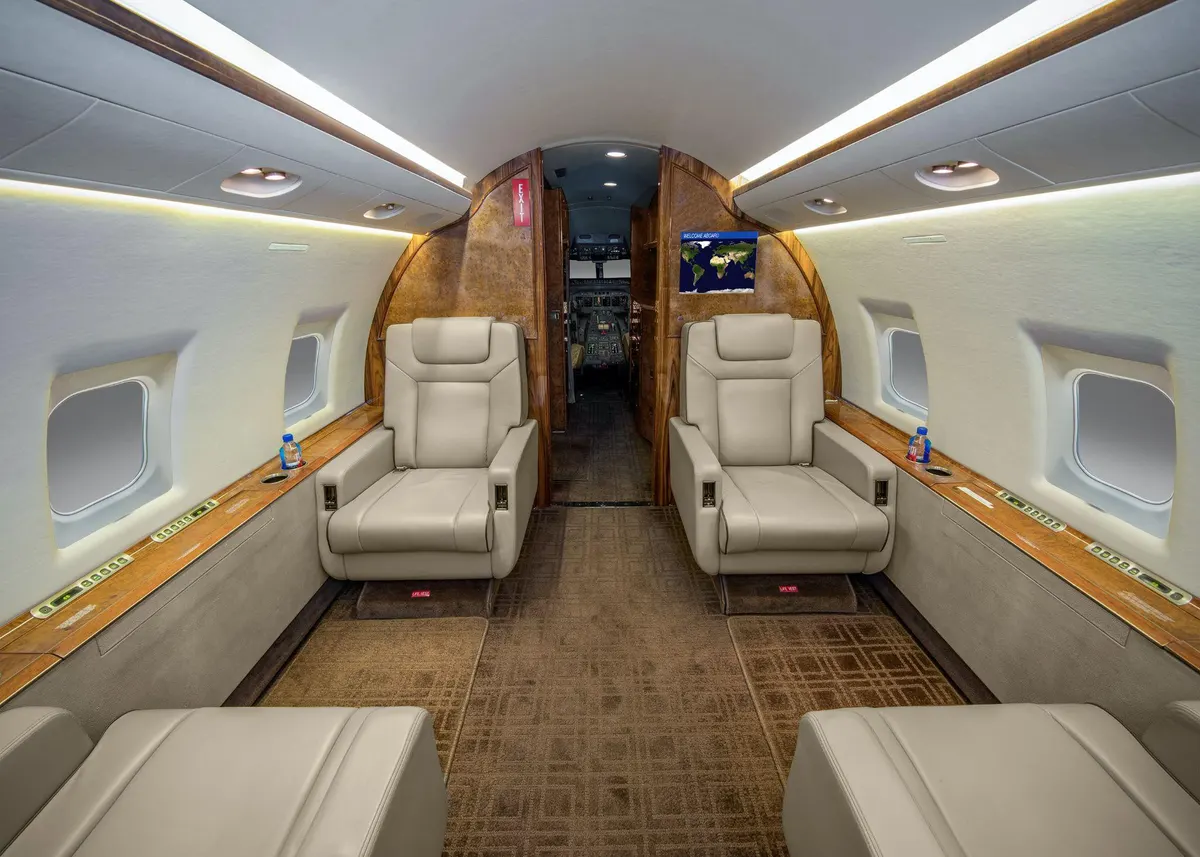 2000 Bombardier Challenger 604 - Photo 11