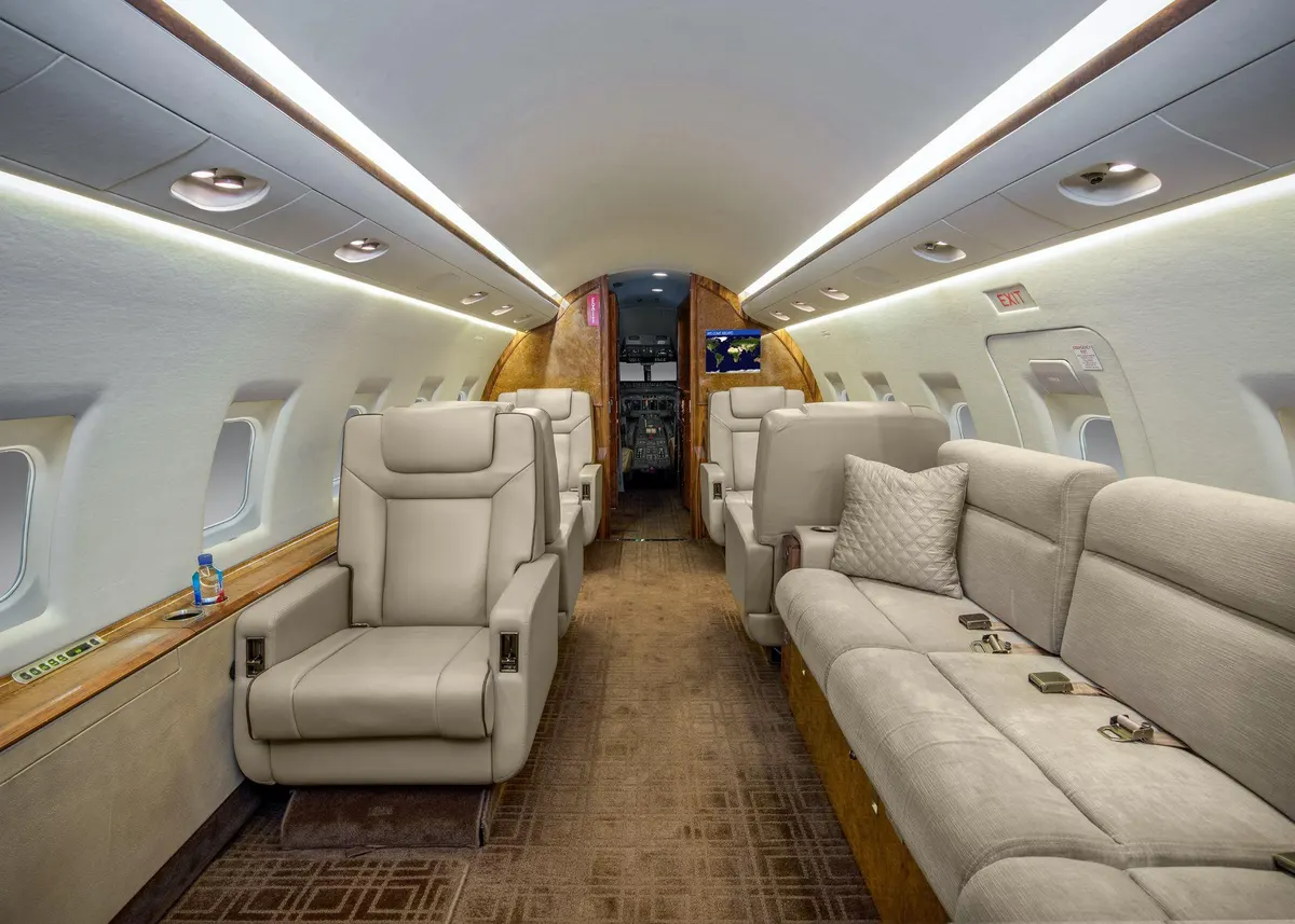 2000 Bombardier Challenger 604 - Photo 8