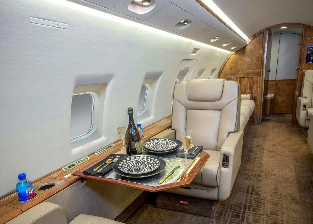 2000 Bombardier Challenger 604 - Photo 9